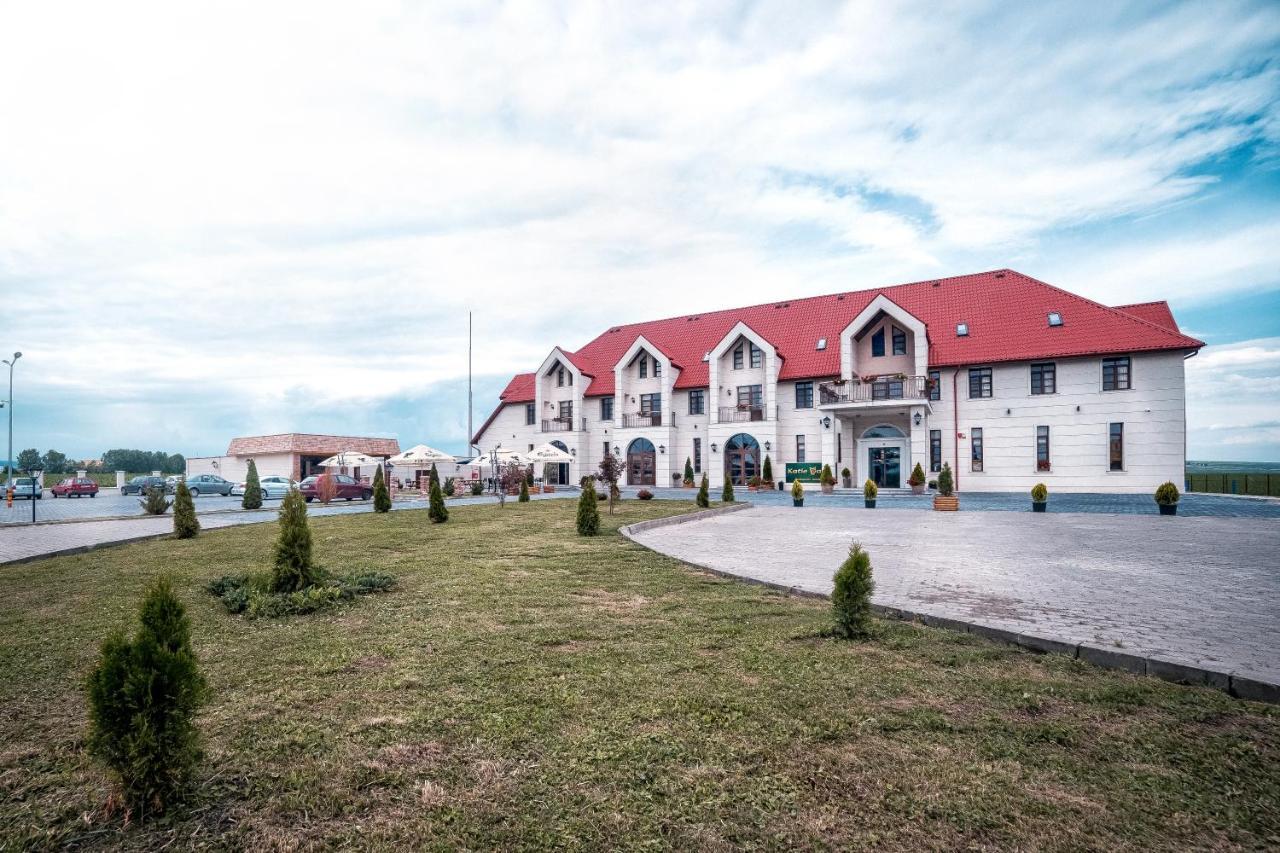 The Frontier Hotel Siret Exterior photo