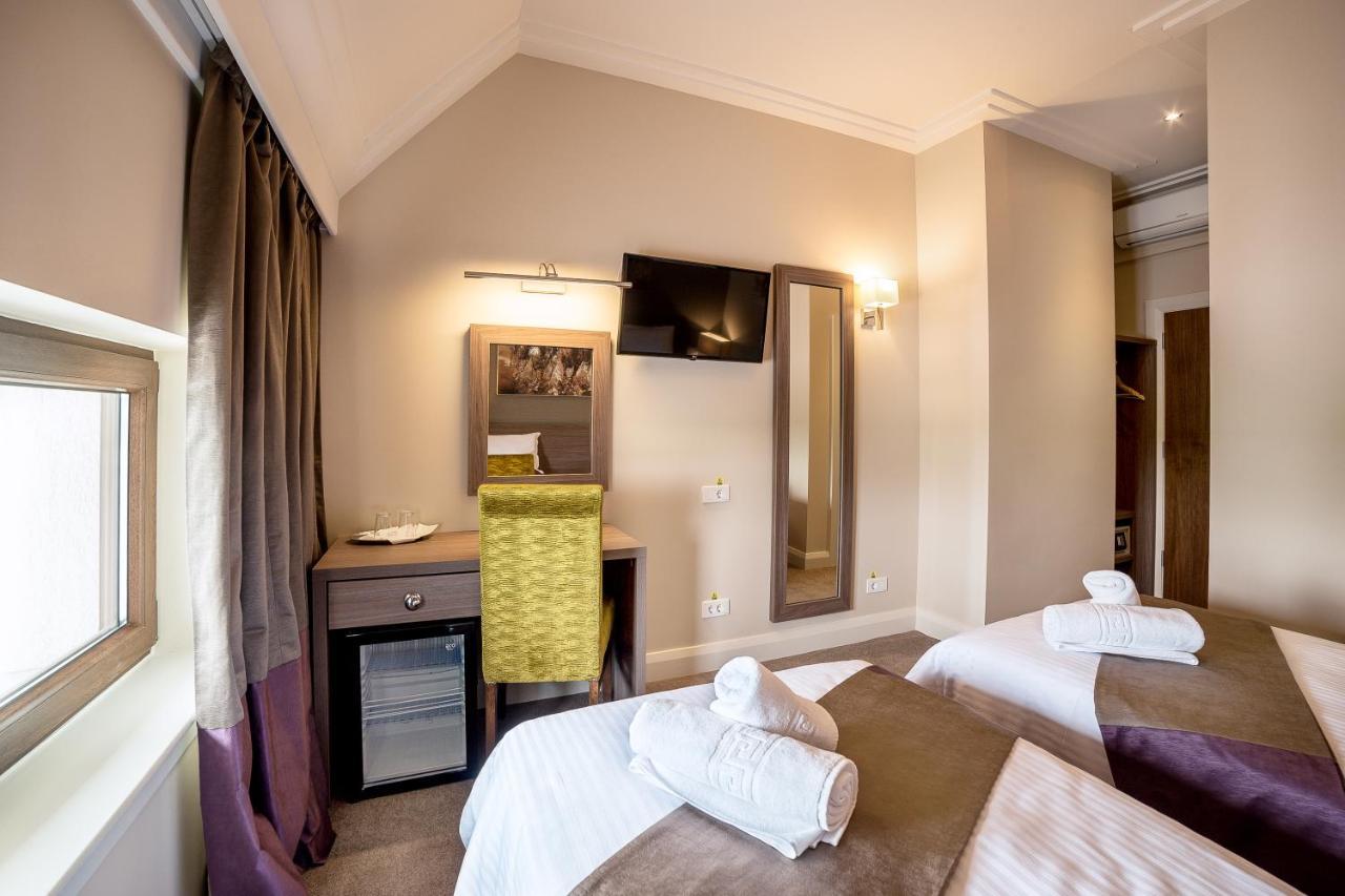 The Frontier Hotel Siret Exterior photo